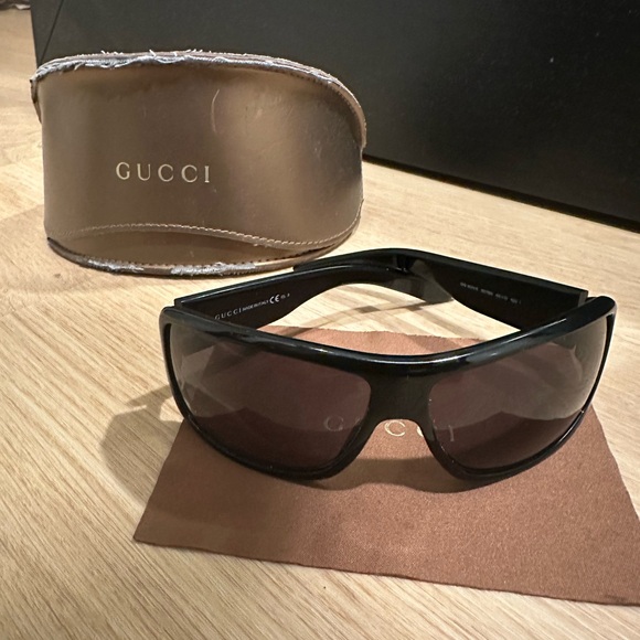 Gucci Black Men's Sunglasses 1621/S